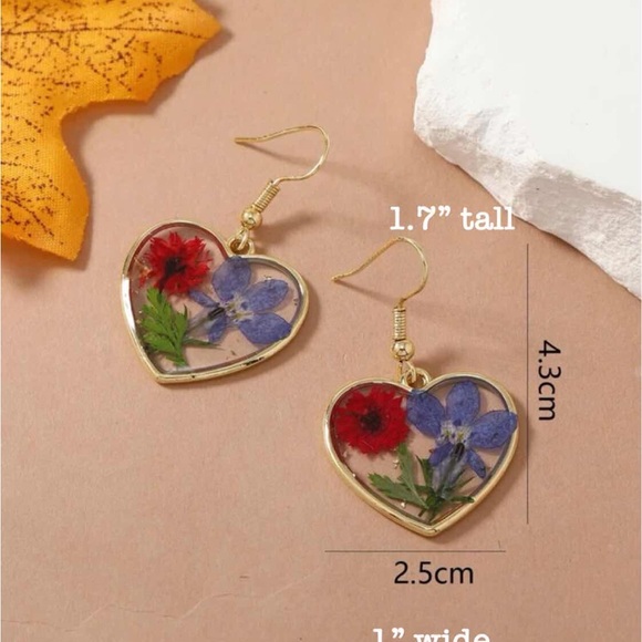 Heart Pressed Flowers Earrings Gold Blue Red Green Dangle Drop New - Picture 3 of 3